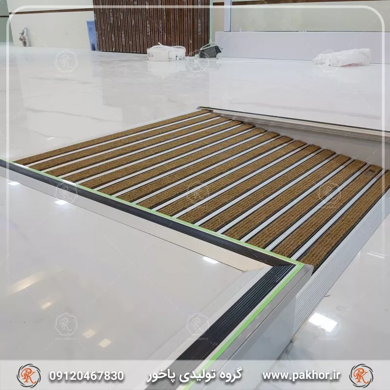 نمونه اجرا شده پادری آلومینیومی pvc موکت یک سانتی کد M3